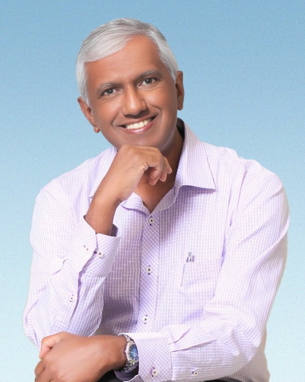 Andrew Sabarathnam, MOE school public speaking trainer at Speech Academy Asia